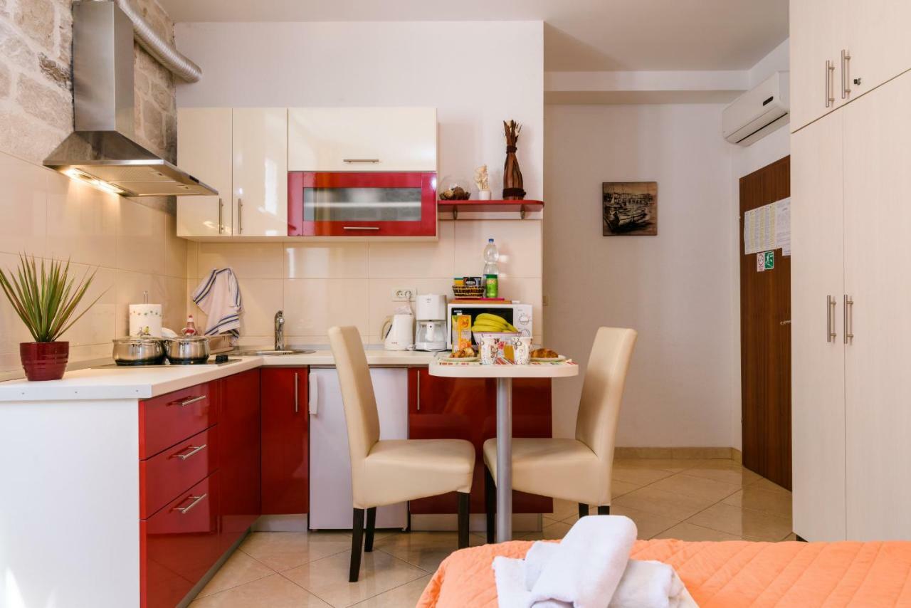 Apartments Dora -Free Parking Trogir Dış mekan fotoğraf