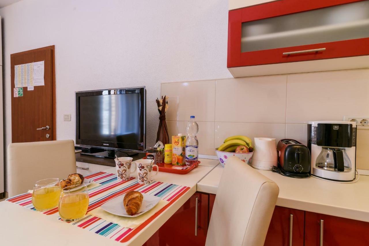 Apartments Dora -Free Parking Trogir Dış mekan fotoğraf