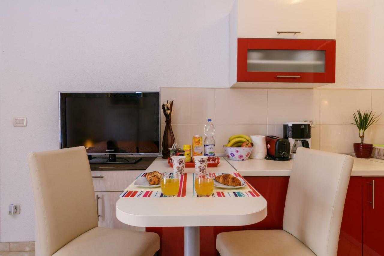 Apartments Dora -Free Parking Trogir Dış mekan fotoğraf